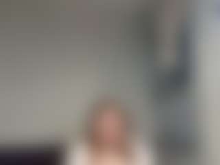 EmilyCM's Live Sex Cam Show