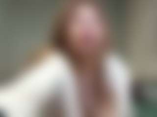 EmilyCM's Live Sex Cam Show