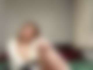 EmilyCM's Live Sex Cam Show