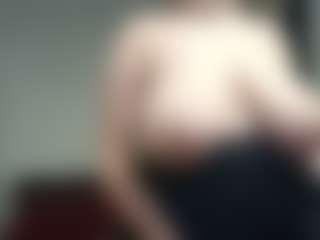 EmilyCM's Live Sex Cam Show