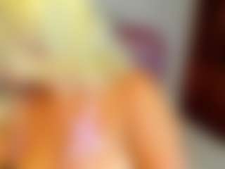 Live cam show with LeahRouss - Upskirt on MyBangCams