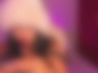 Live cam show with LeahRouss - Milk on sexylivex.com