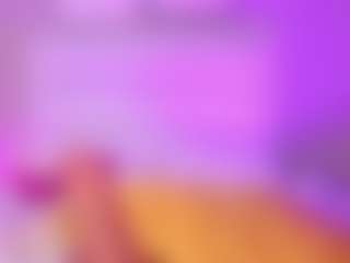 Live cam show with LeahRouss - Upskirt on Cam Slut