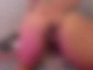 Live cam show with LeahRouss - Teen (18+) on 1on1-livenow