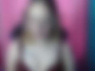 Live cam show with LiaaRoberts - Spanking on AdultVida.com