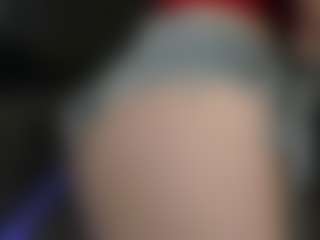 Live cam show with SkyeDaviss - Moaning on Camsoda