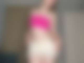 Live cam show with SkyeDaviss - Moaning on Strip Flash - Live Sex Shows
