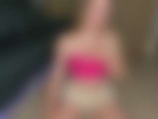 Live cam show with SkyeDaviss - Green Eyes on Dolls Live