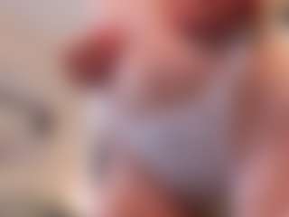 Live cam show with AshlyCzernik - Average on Dare Cams