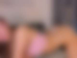 Live cam show with AshlyCzernik - Fingering on TeamSkeetLive