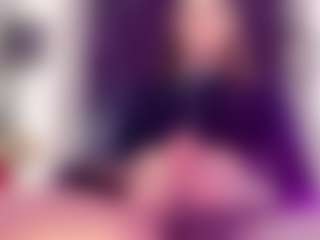 Live cam show with Britanny-Lopez - Black Hair on Camsoda