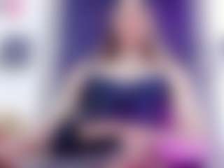 Live cam show with Britanny-Lopez - Tease on StripNow