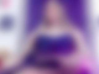 Live cam show with Britanny-Lopez - Smoking on StripNow
