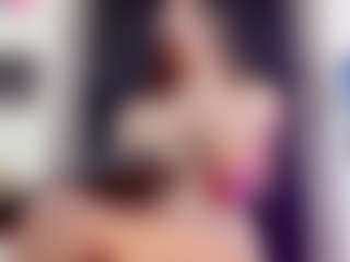Live cam show with Britanny-Lopez - Average on Milf Play