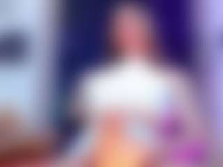 Live-camshow met Britanny-Lopez - Tease op Camsoda