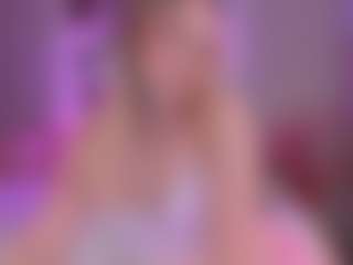 Live cam show with elara-vee - Small Tits on livesuperchat.net