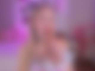 Live cam show with elara-vee - Young Adult on Pornisteam.com