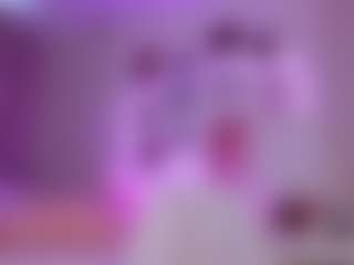 Live cam show with elara-vee - Petite on Camsoda
