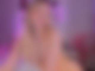 elara-vee's Live Sex Cam Show