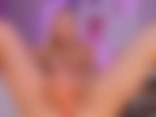 Live cam show with elara-vee - Young Adult on livesexfox.com