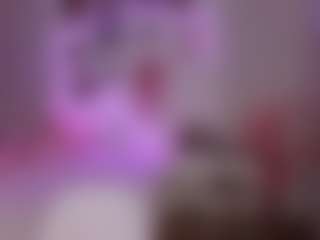 elara-vee's Live Sex Cam Show