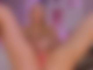 elara-vee's Live Sex Cam Show