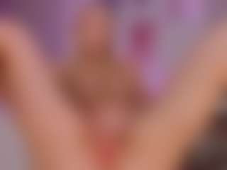 elara-vee's Live Sex Cam Show
