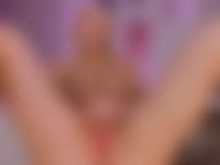 elara-vee's Live Sex Cam Show