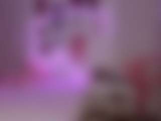 elara-vee's Live Sex Cam Show
