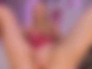 elara-vee's Live Sex Cam Show
