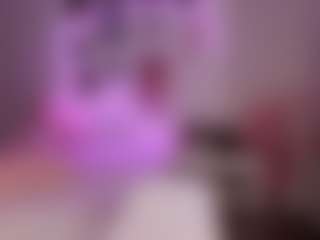elara-vee's Live Sex Cam Show