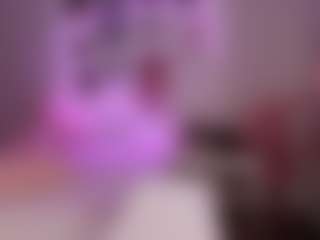 elara-vee's Live Sex Cam Show