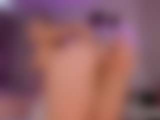 Live cam show with elara-vee - Blonde Hair on Milf Play