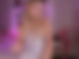 elara-vee's Live Sex Cam Show