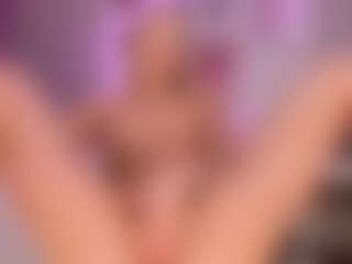 elara-vee's Live Sex Cam Show