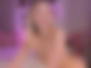 elara-vee's Live Sex Cam Show