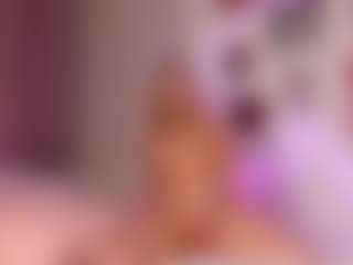 elara-vee's Live Sex Cam Show