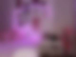 elara-vee's Live Sex Cam Show