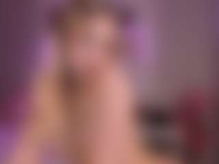 elara-vee's Live Sex Cam Show