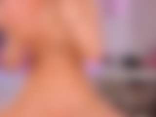elara-vee's Live Sex Cam Show