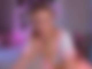 elara-vee's Live Sex Cam Show