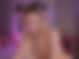 elara-vee's Live Sex Cam Show