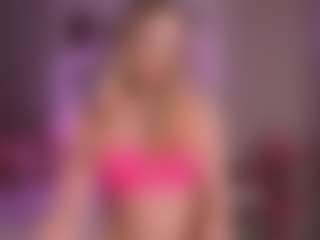 elara-vee's Live Sex Cam Show