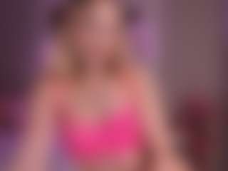 elara-vee's Live Sex Cam Show