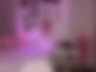 elara-vee's Live Sex Cam Show