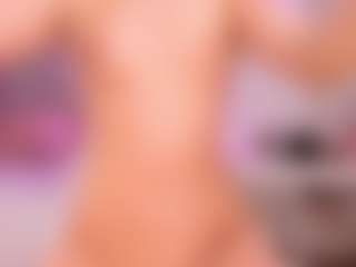 elara-vee's Live Sex Cam Show