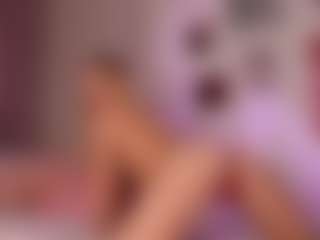 Live cam show with elara-vee - Blonde Hair Shaved Pussy on Chatstar