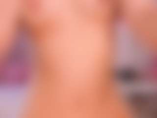 elara-vee's Live Sex Cam Show