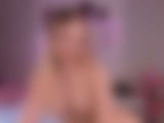 elara-vee's Live Sex Cam Show