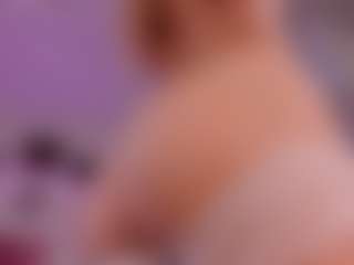 elara-vee's Live Sex Cam Show
